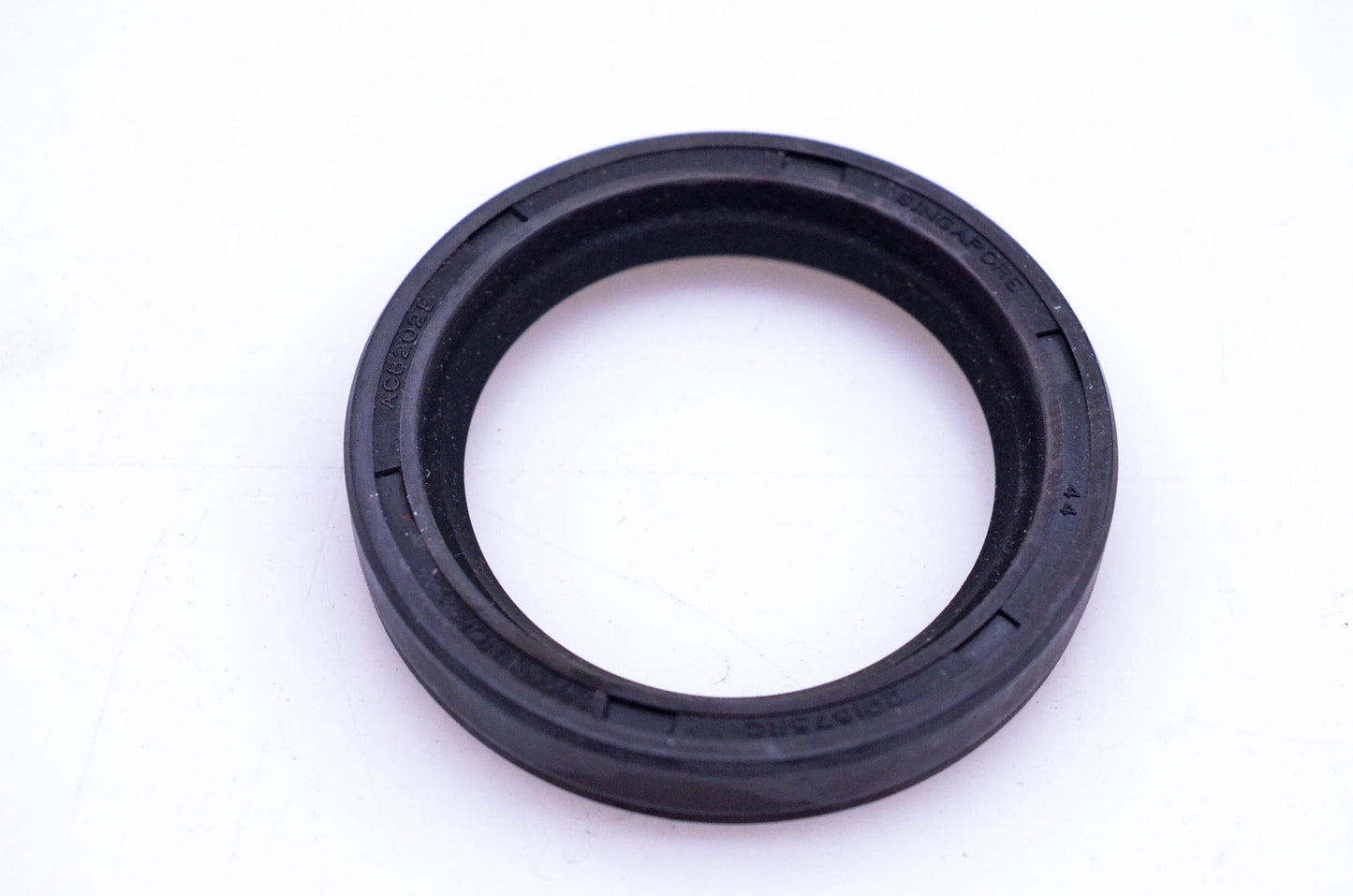 New OEM Briggs & Stratton 291675 Oil Seal NOS