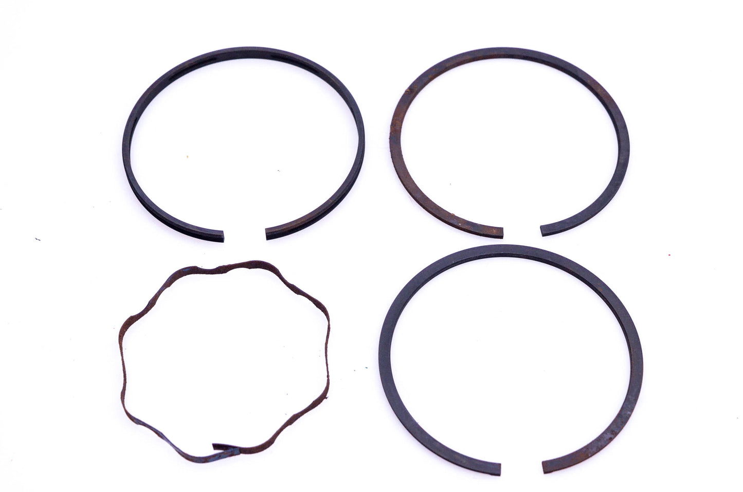 New OEM Briggs & Stratton 393882 Piston Ring .010" Kit NOS