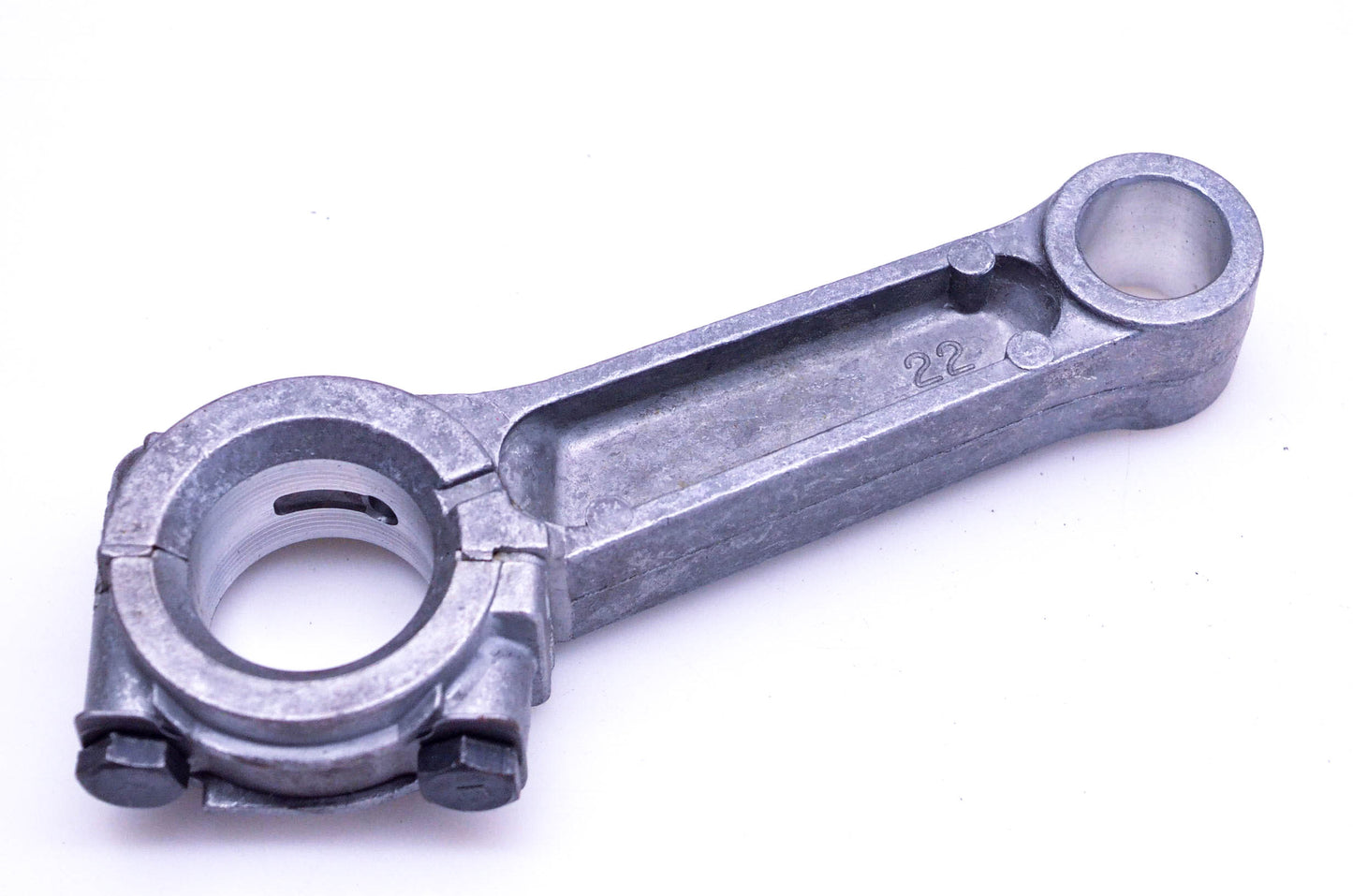New OEM Briggs & Stratton 393860 Connecting Rod NOS