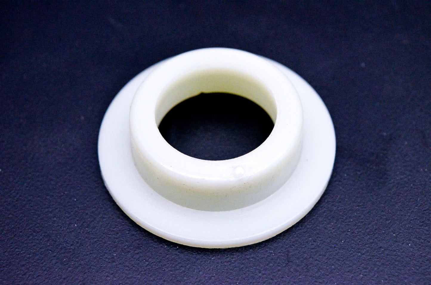 Weed Eater 328929 M458 Trimmer Head Spool Bushing NOS