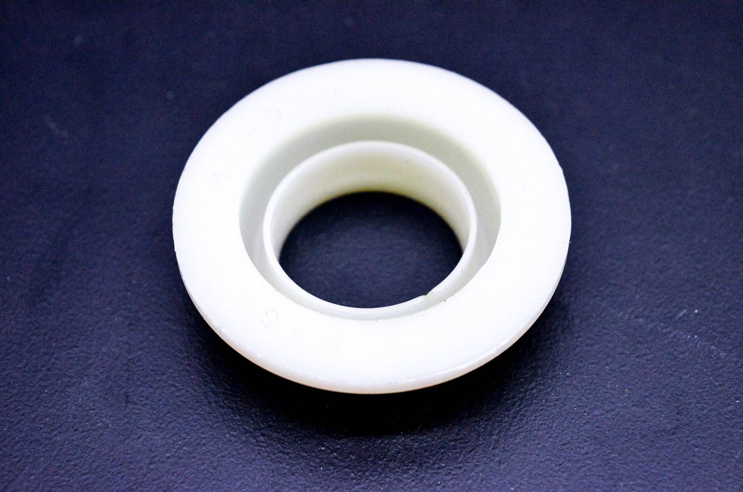Weed Eater 328929 M458 Trimmer Head Spool Bushing NOS