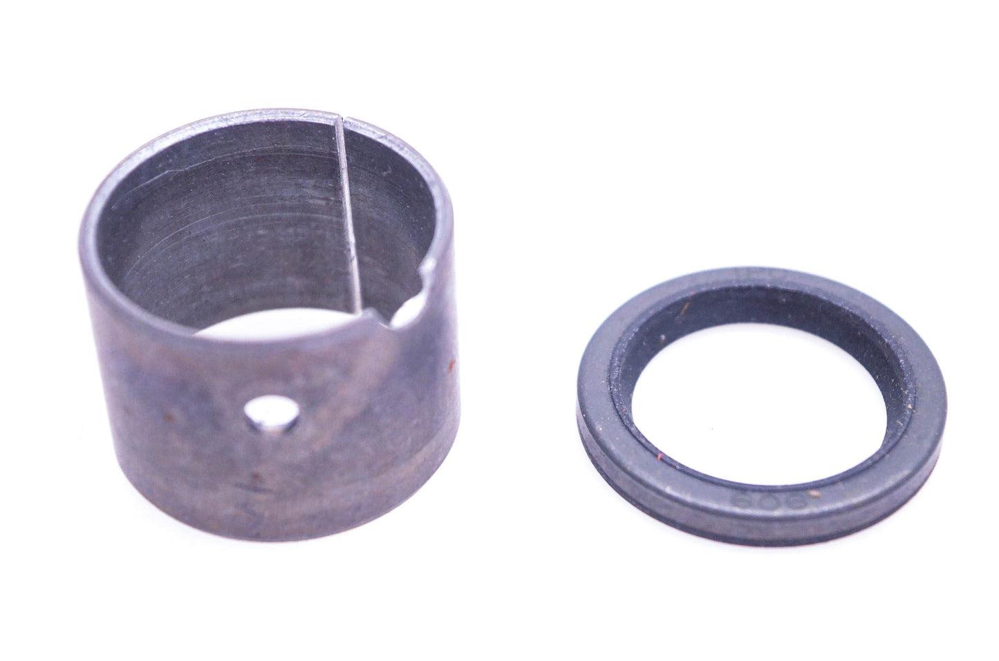 New OEM Briggs & Stratton 391726 Cylinder Bushing & Seal Kit NOS