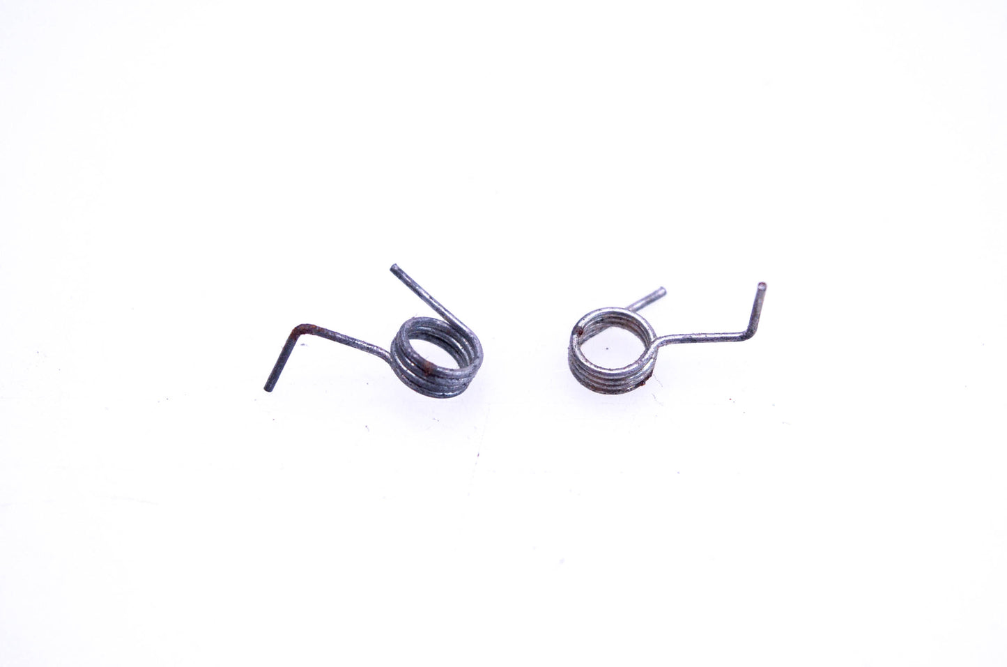 New OEM Tecumseh 590419 Retainer Springs Qty 2 NOS