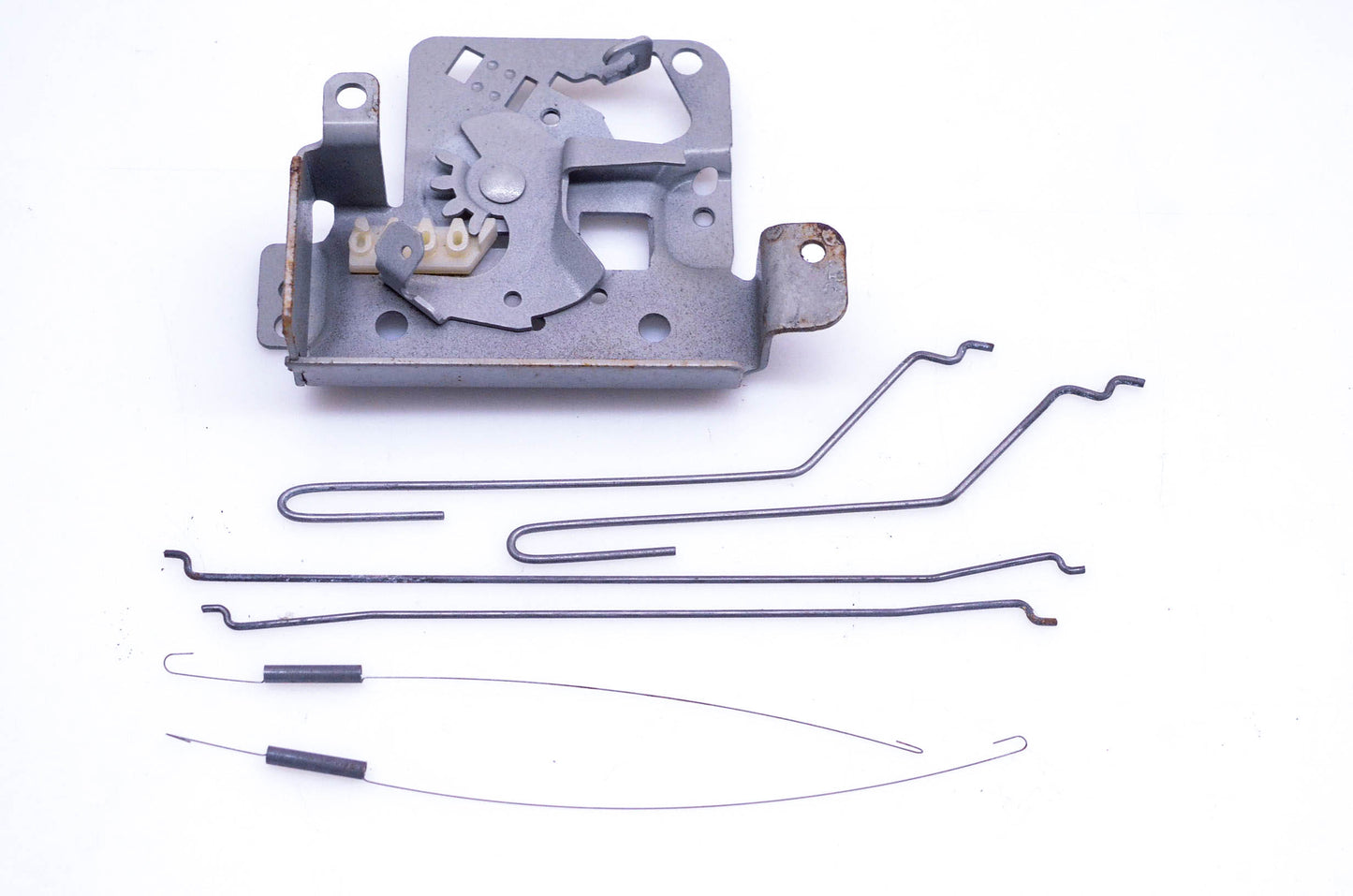 New OEM Briggs & Stratton 396349 Governor Plate Kit NOS