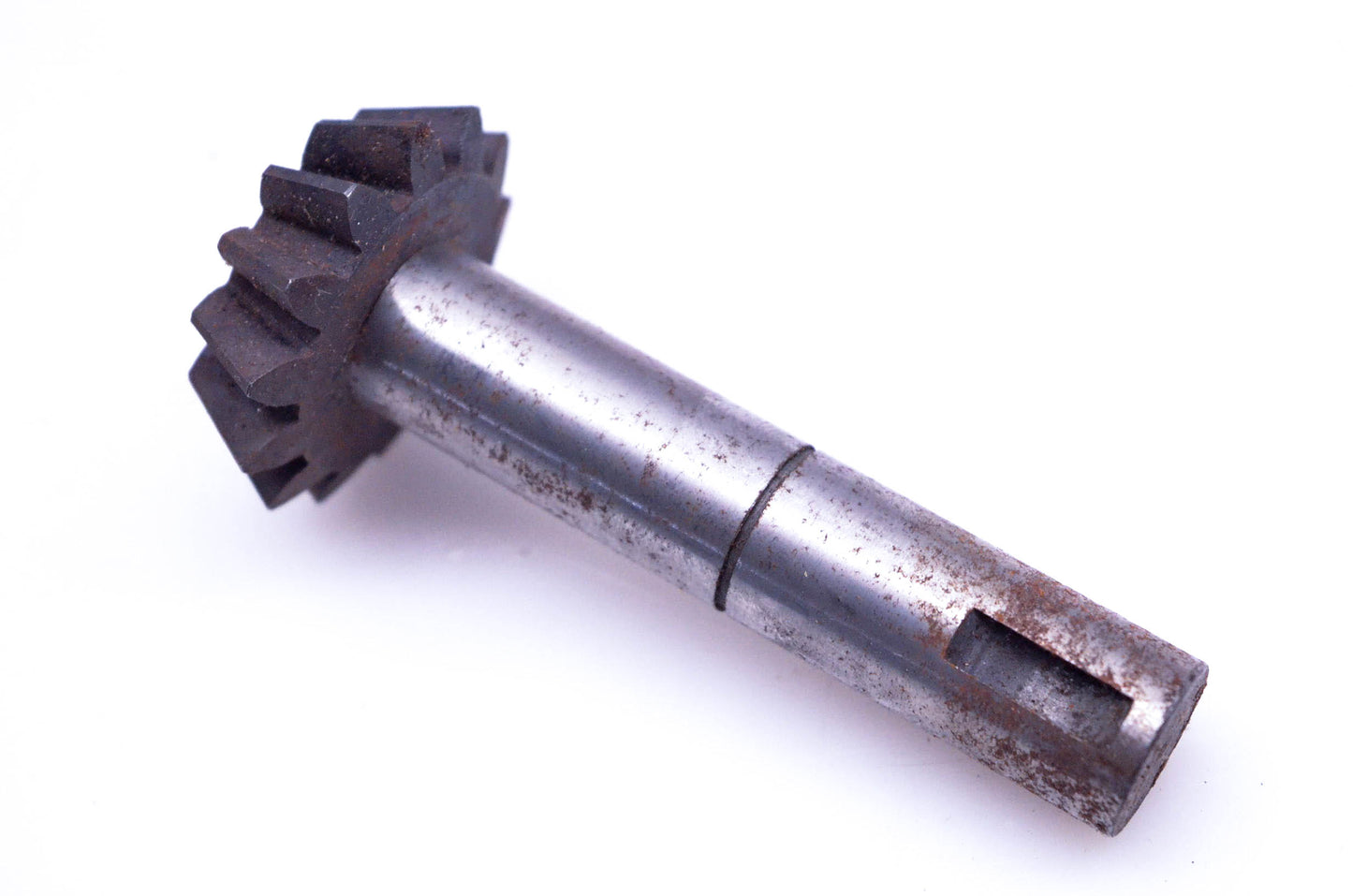 New OEM Tecumseh 776055B Gear And Shaft NOS