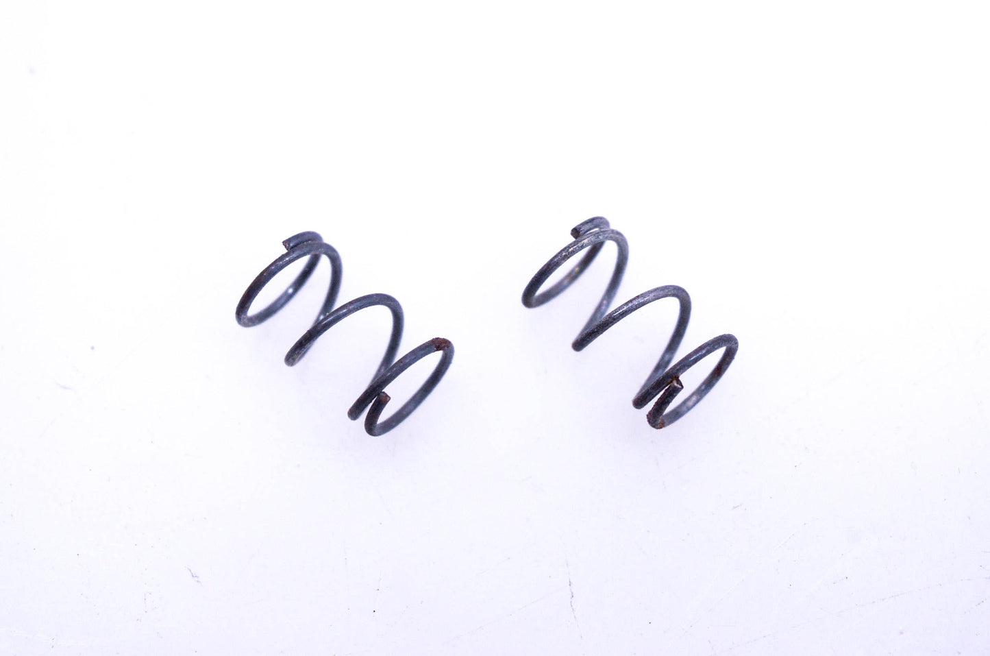 New OEM Tecumseh 590391 Brake Spring Qty 2 NOS