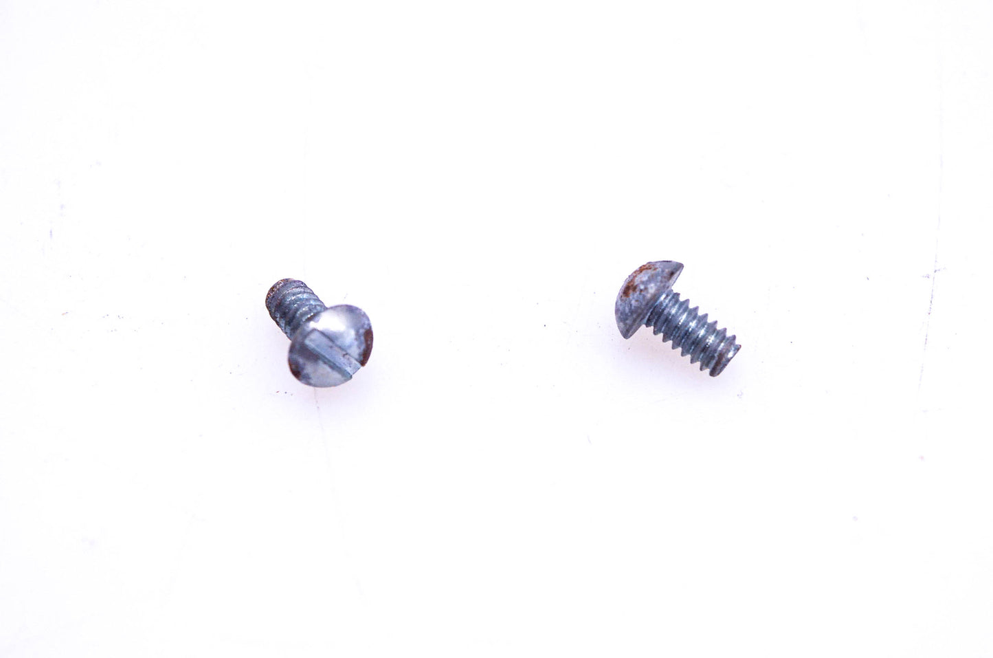 New OEM Tecumseh 30357 Screws Qty 2 NOS