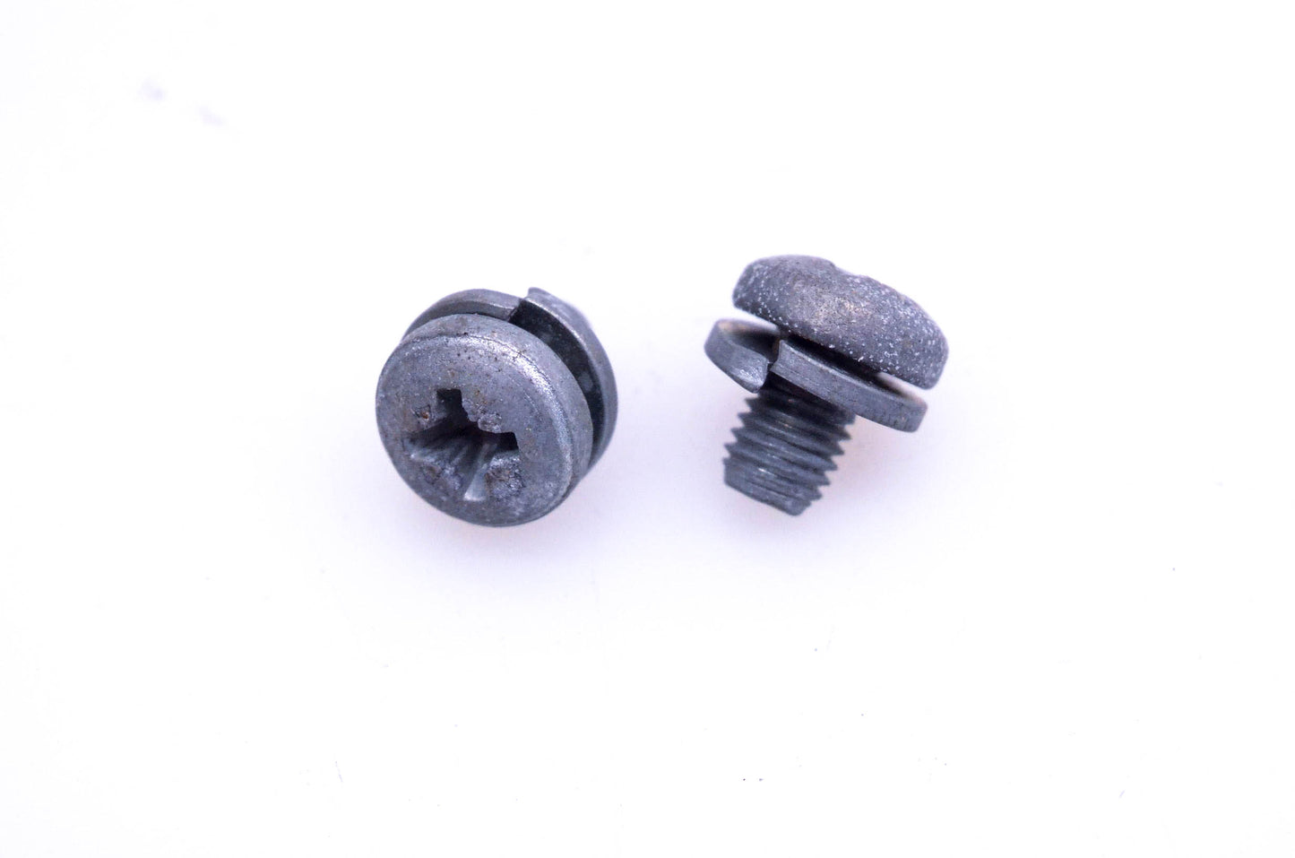 New OEM Tecumseh 650499 Screws Qty 2 NOS
