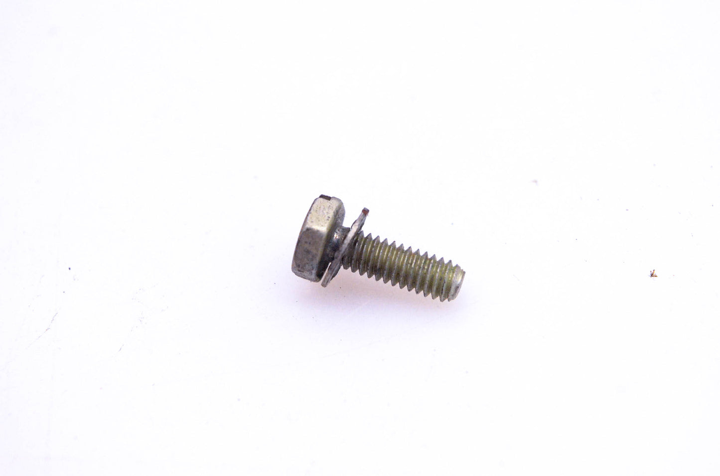 New OEM Briggs & Stratton 93064, 690292 Governor Housing Screw NOS