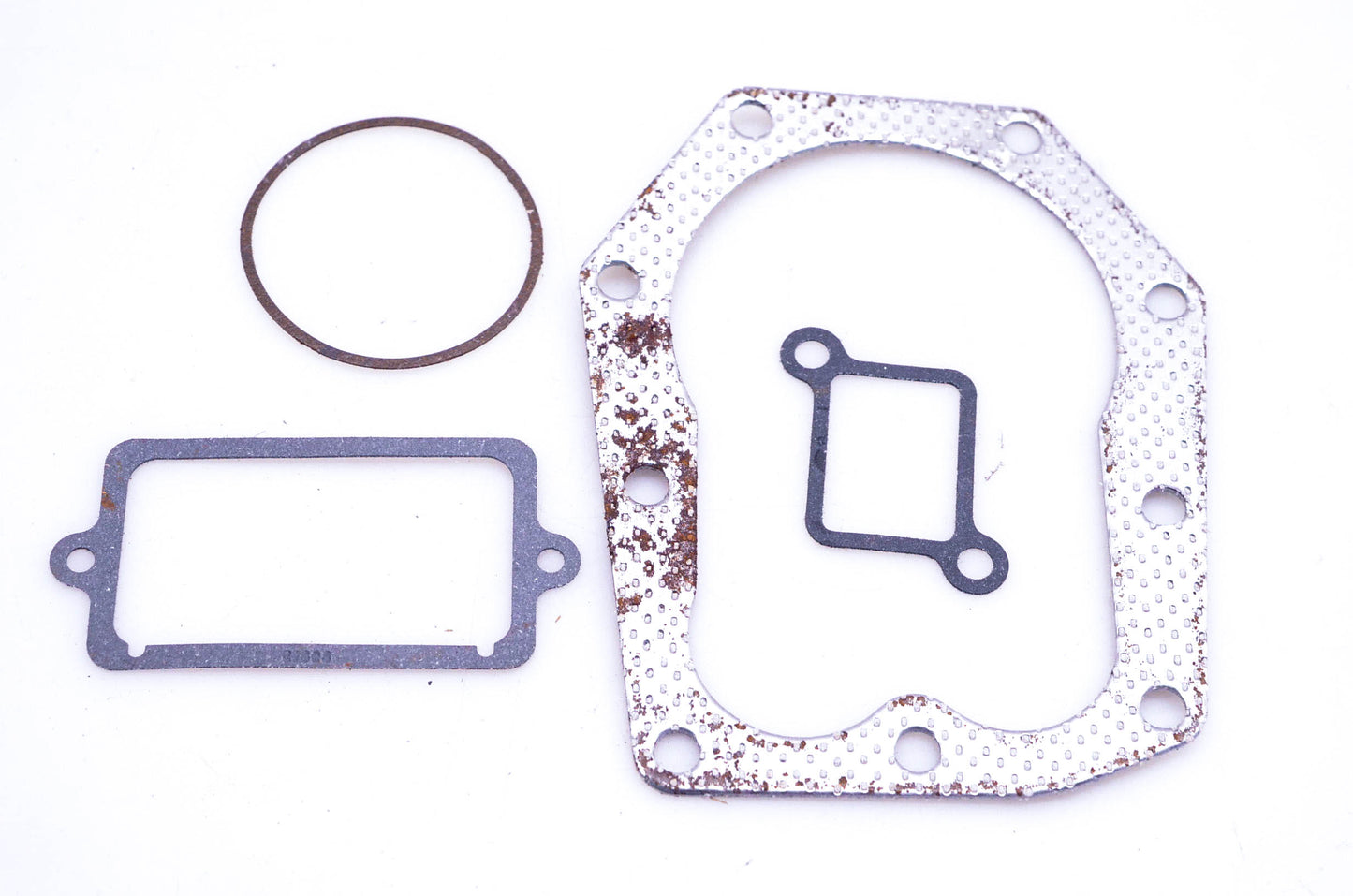 New OEM Briggs & Stratton 393529 Gasket Kit NOS