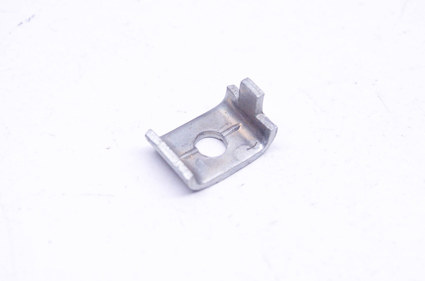 New OEM Briggs & Stratton 221535, 691024 Casing Clamp NOS