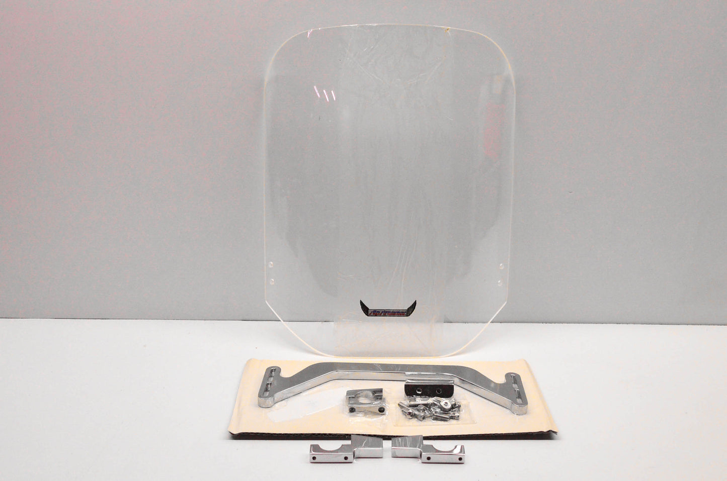 Slip Streames 56-6591 Bullet-18 Clear 18 Inch Windshield Assembly NOS