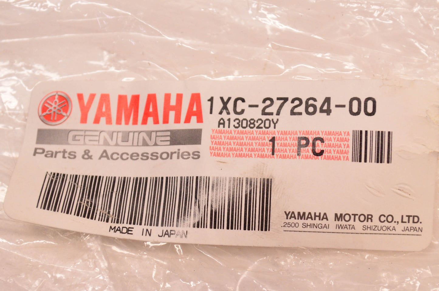 New OEM Yamaha 1XC-27264-00-00 Foot Peg Bracket Right Rear NOS