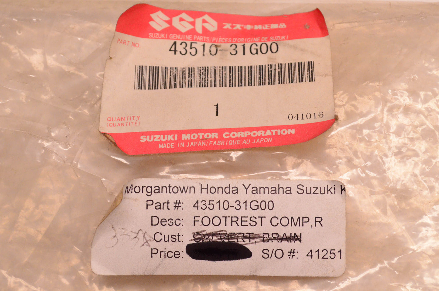 New OEM Suzuki 43510-31G00 Footrest Front Right NOS