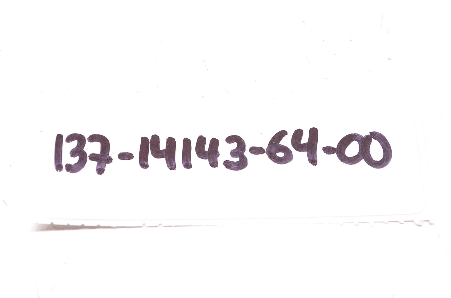 New OEM Yamaha 137-14143-64-00 Main Jet #320 NOS