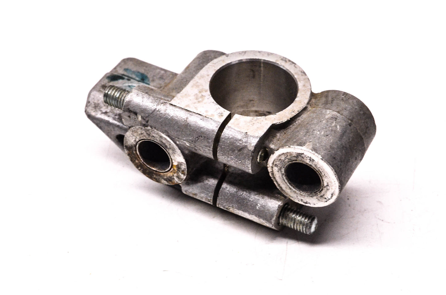 OEM Yamaha 8L9-2377E-00-00 Bracket