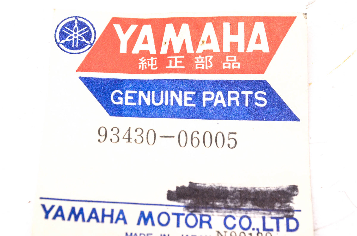 New OEM Yamaha 93430-06005-00 Circlip NOS