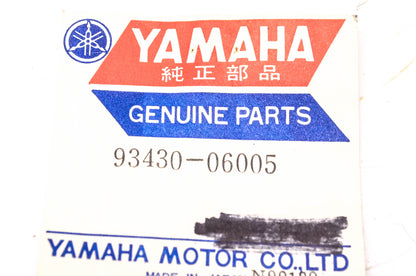 New OEM Yamaha 93430-06005-00 Circlip NOS