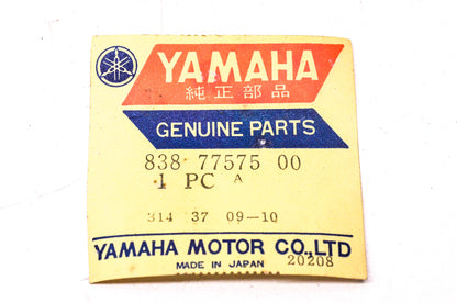 New OEM Yamaha 838-77575-00-00 Assist Grip Cover NOS