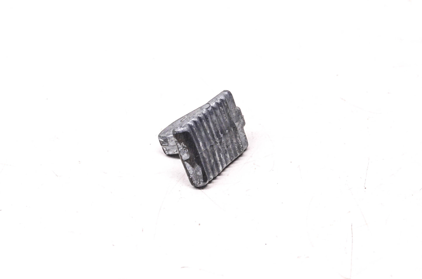 New OEM Yamaha 83M-24628-00-00 Hook NOS