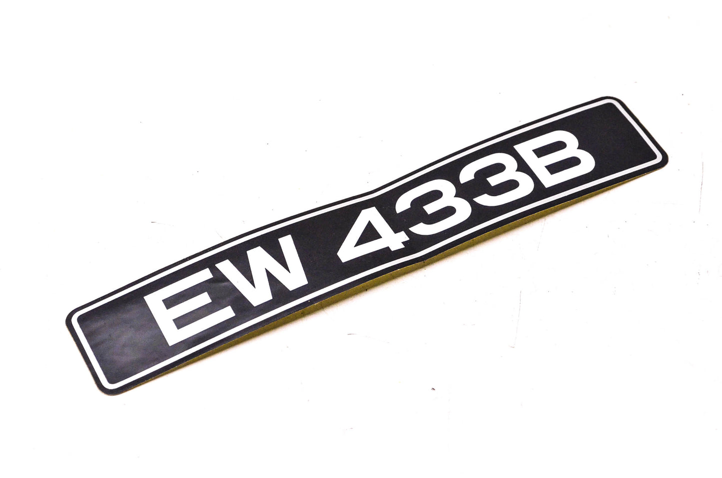 New OEM Yamaha 827-77354-00-00 EW 433B Frame Emblem #4 NOS