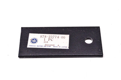 New OEM Yamaha 878-23774-00-00 Plate NOS