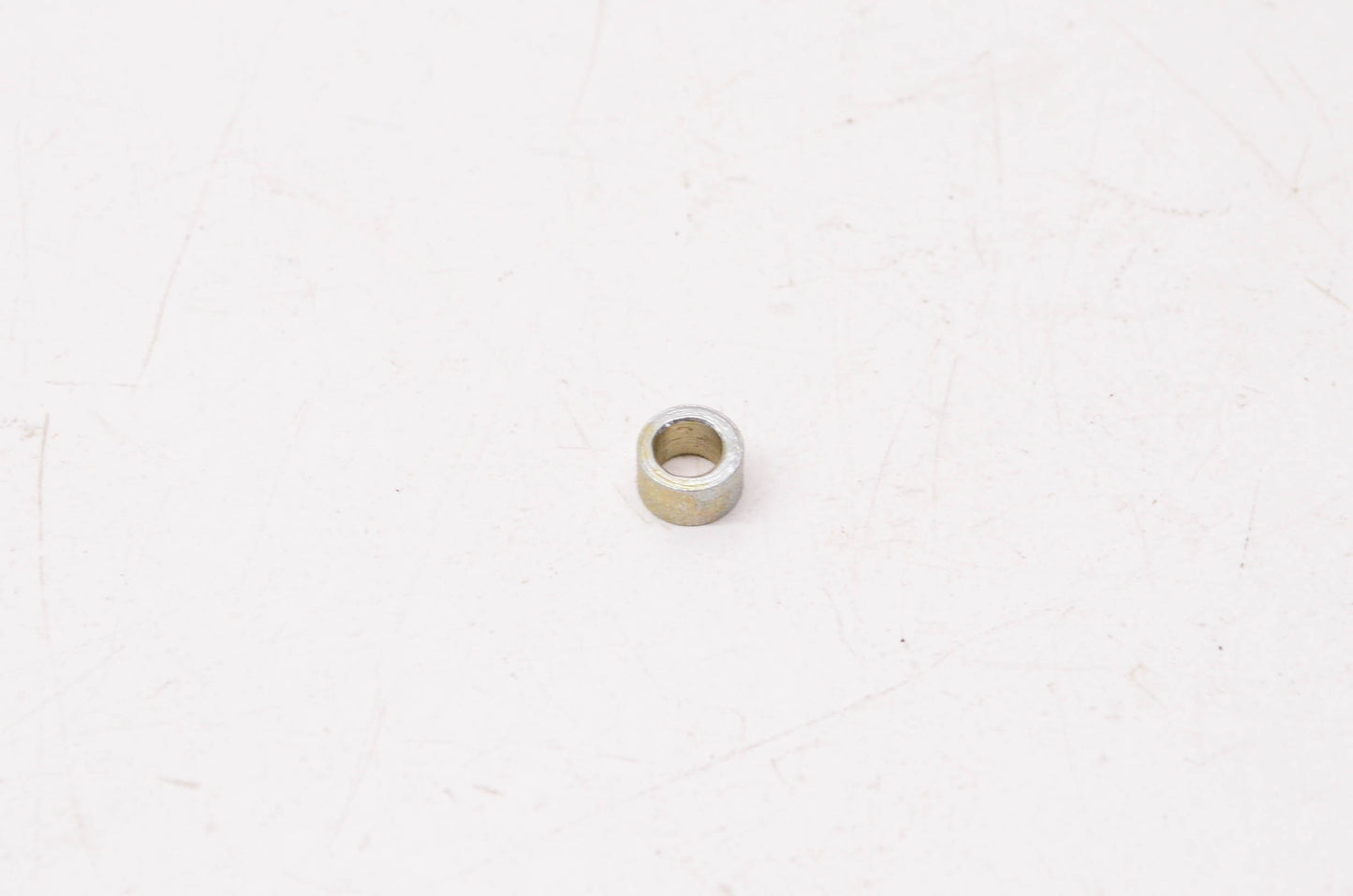 New OEM Yamaha 90560-05001-00 Spacer NOS