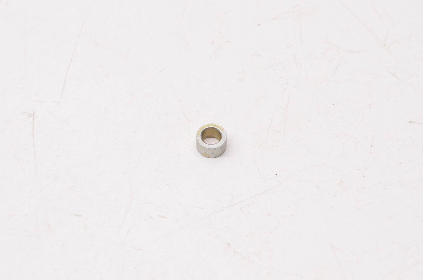 New OEM Yamaha 90560-05001-00 Spacer NOS