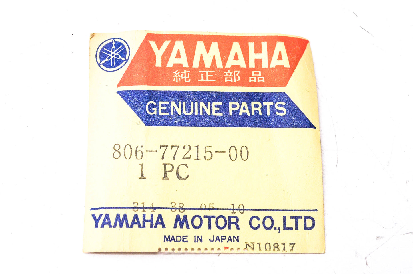 New OEM Yamaha 806-77215-00-00 Shroud Trim NOS