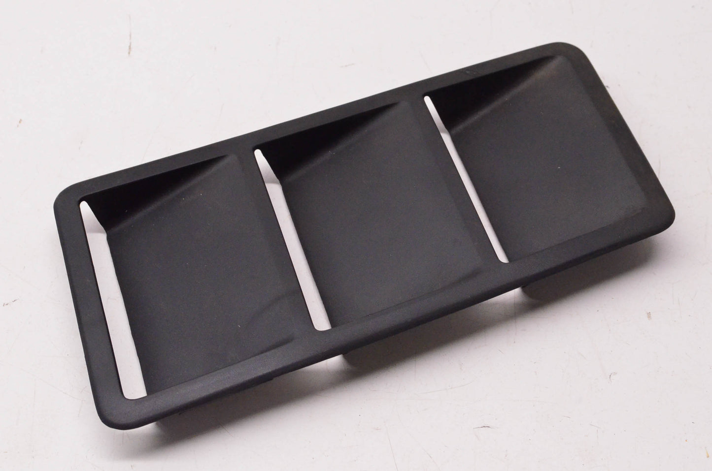 New OEM Yamaha 8A5-77134-30-00 Shroud NOS