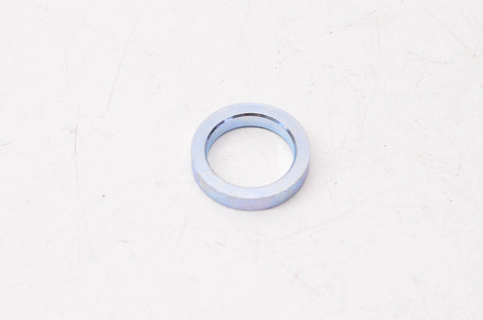 New OEM Yamaha 90560-20037-00 Spacer NOS