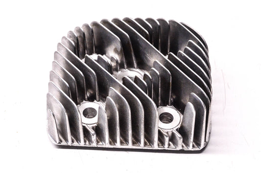 New OEM Yamaha 810-11121-00-00 Cylinder Head NOS