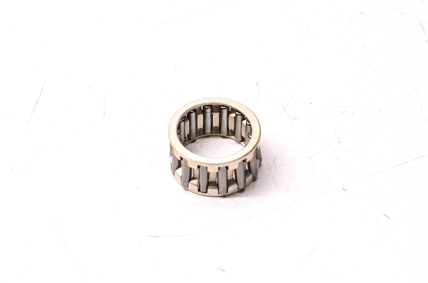 New OEM Yamaha 93310-424L8-00 Roller Bearing NOS