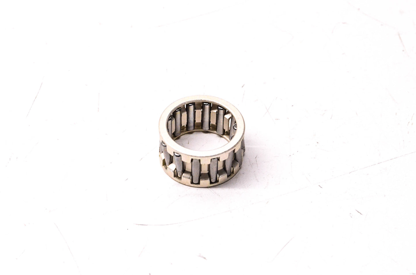 New OEM Yamaha 93310-424L8-00 Roller Bearing NOS