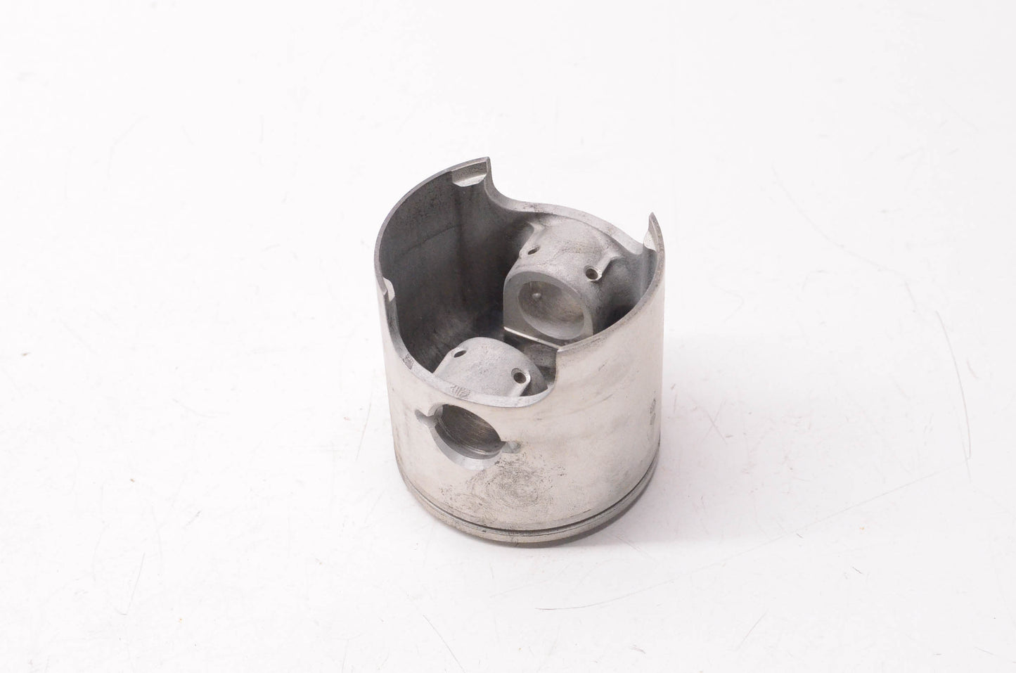 New OEM Yamaha 8F2-11631-02-94 Piston NOS