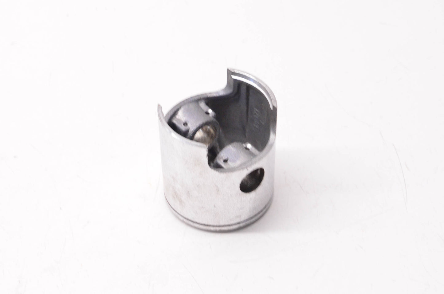 New OEM Yamaha 889-11636-00-00 Piston NOS