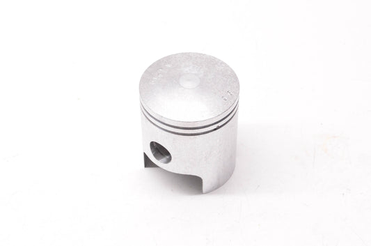 New OEM Yamaha 811-11631-00-96 Piston NOS