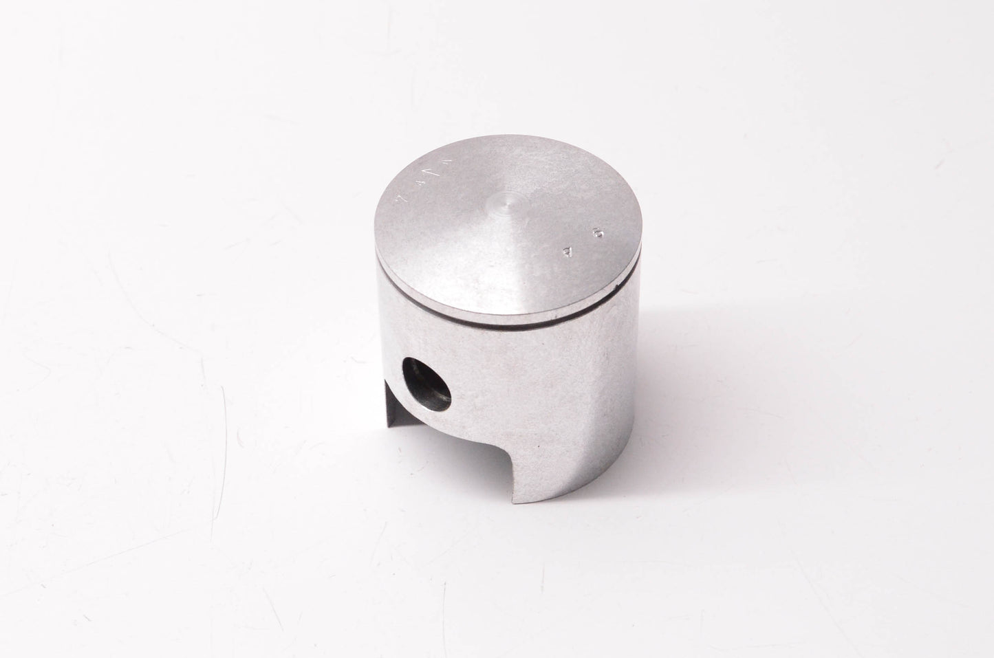 New OEM Yamaha 812-11631-70-96 Piston NOS