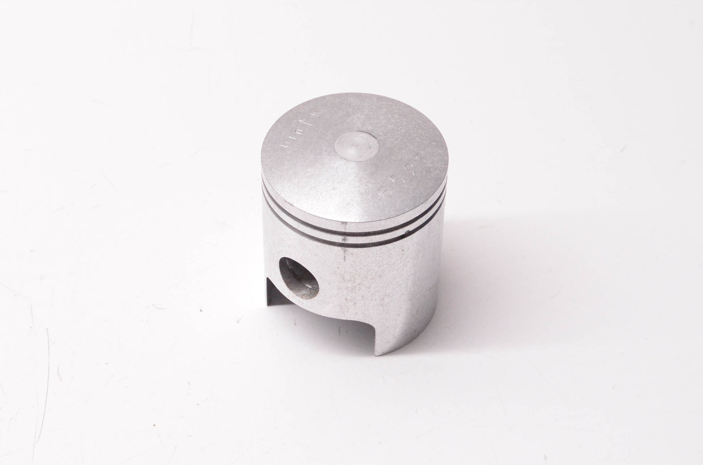 New OEM Yamaha 811-11635-00-00 Piston NOS