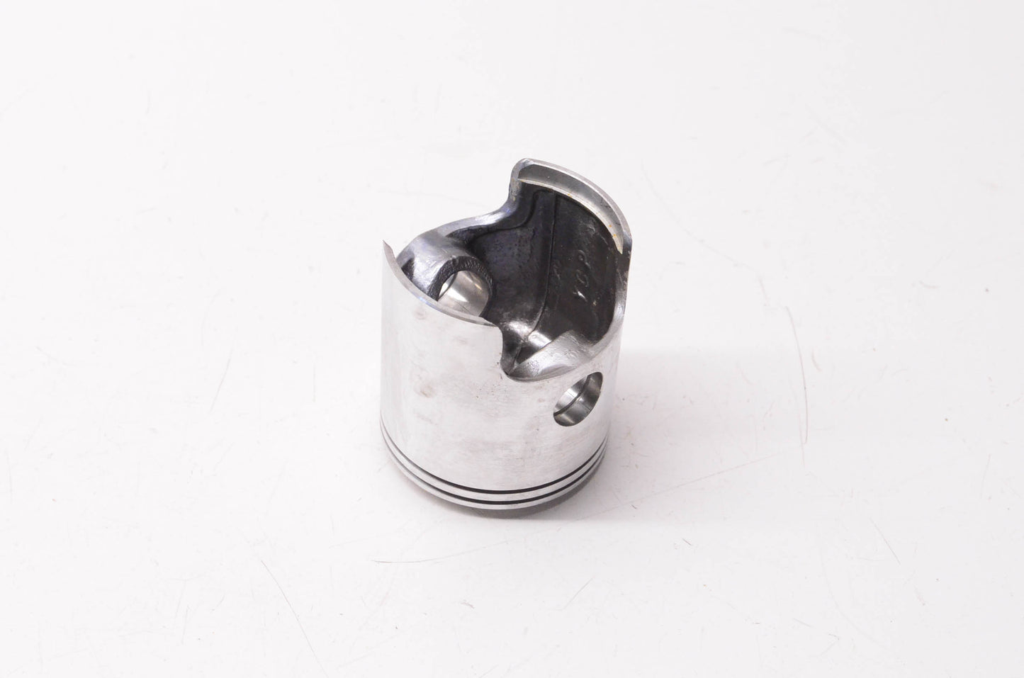 New OEM Yamaha 85L-11631-00-96 Piston NOS