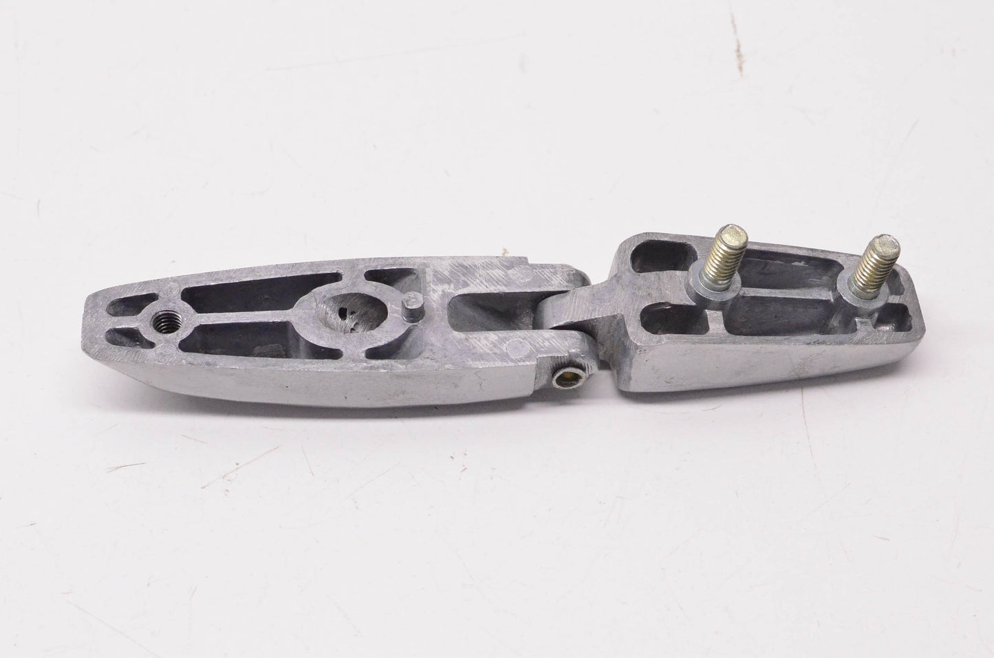 New OEM Yamaha 8J0-77140-00-00 Hinge NOS