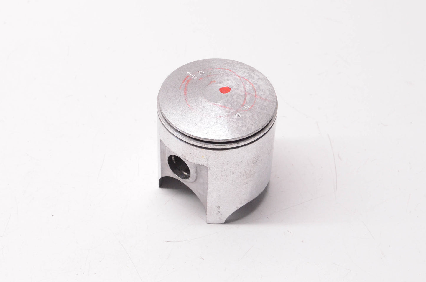 New OEM Yamaha 864-11631-00-96 Piston NOS