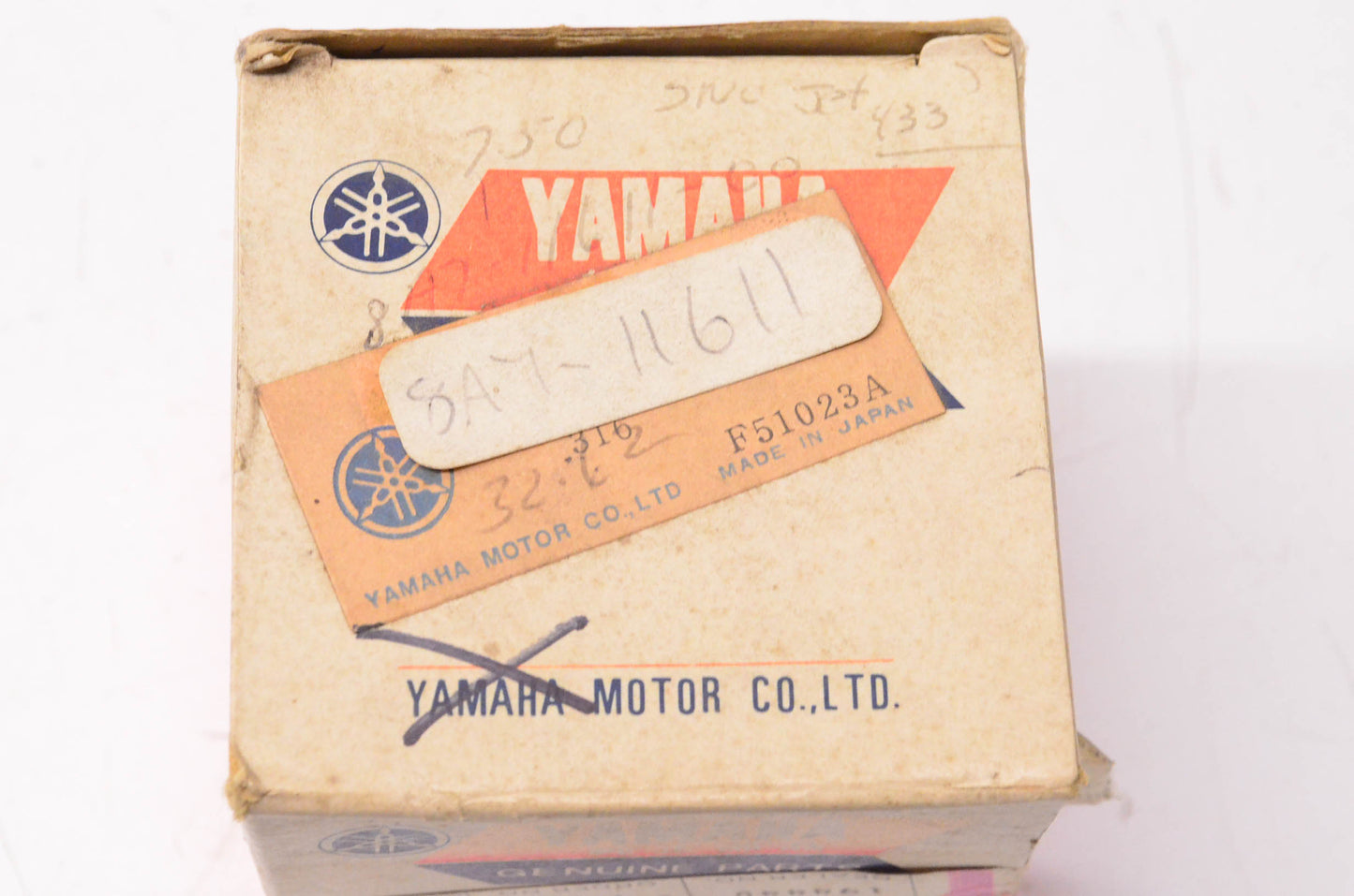 New OEM Yamaha 8A7-11611-00-00 Piston NOS