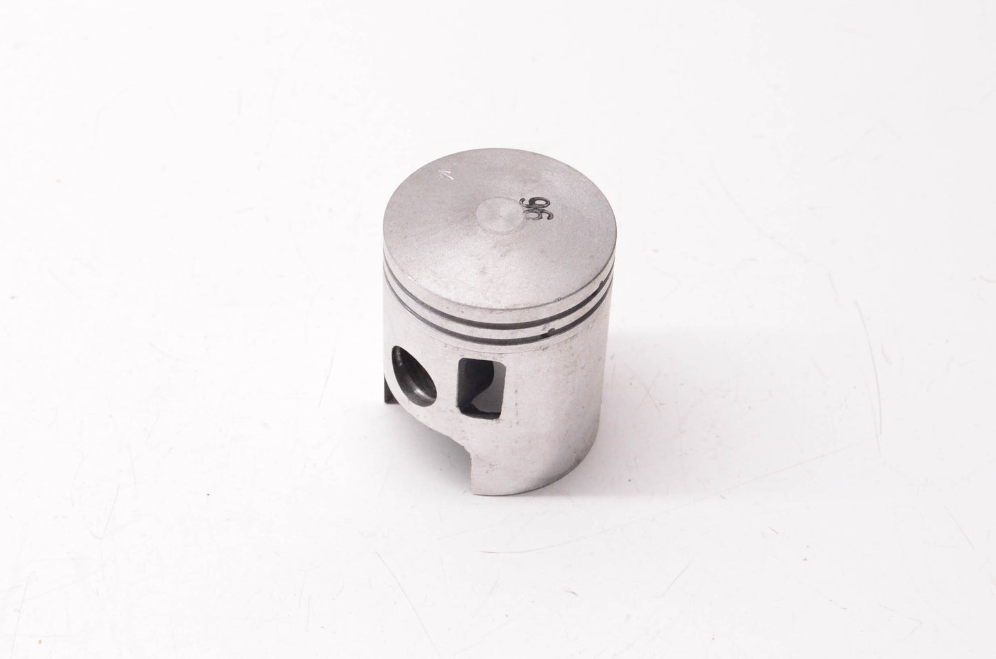 New OEM Yamaha 806-11631-00-96 Piston NOS