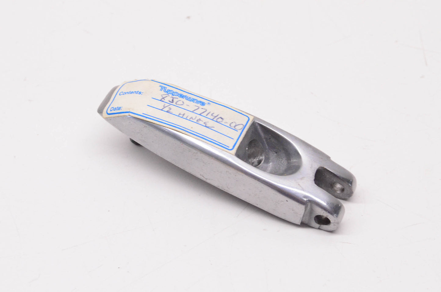 New OEM Yamaha 8J0-77140-00-00 1/2 Hinge NOS