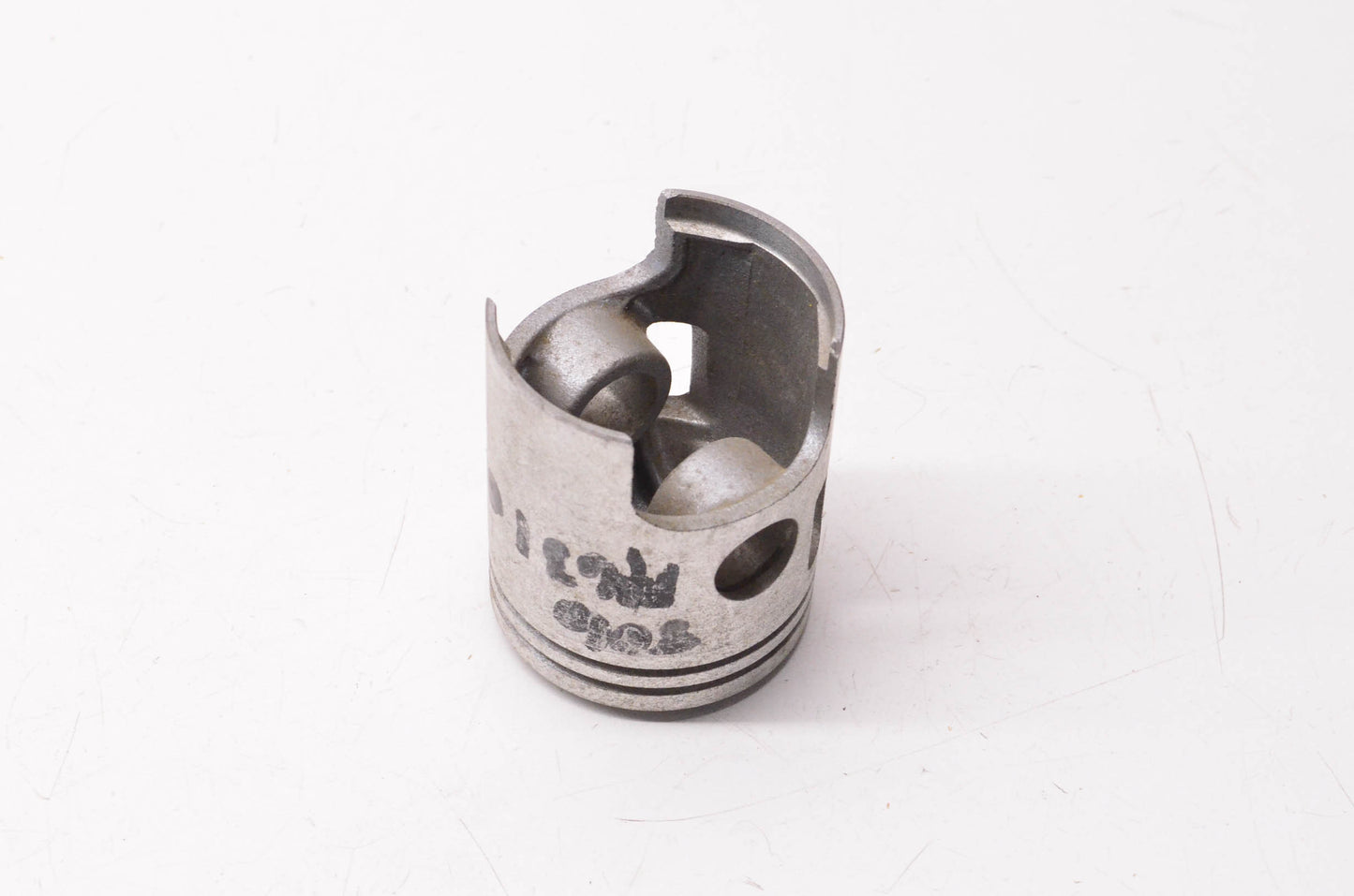 New OEM Yamaha 806-11631-96-00 Piston NOS