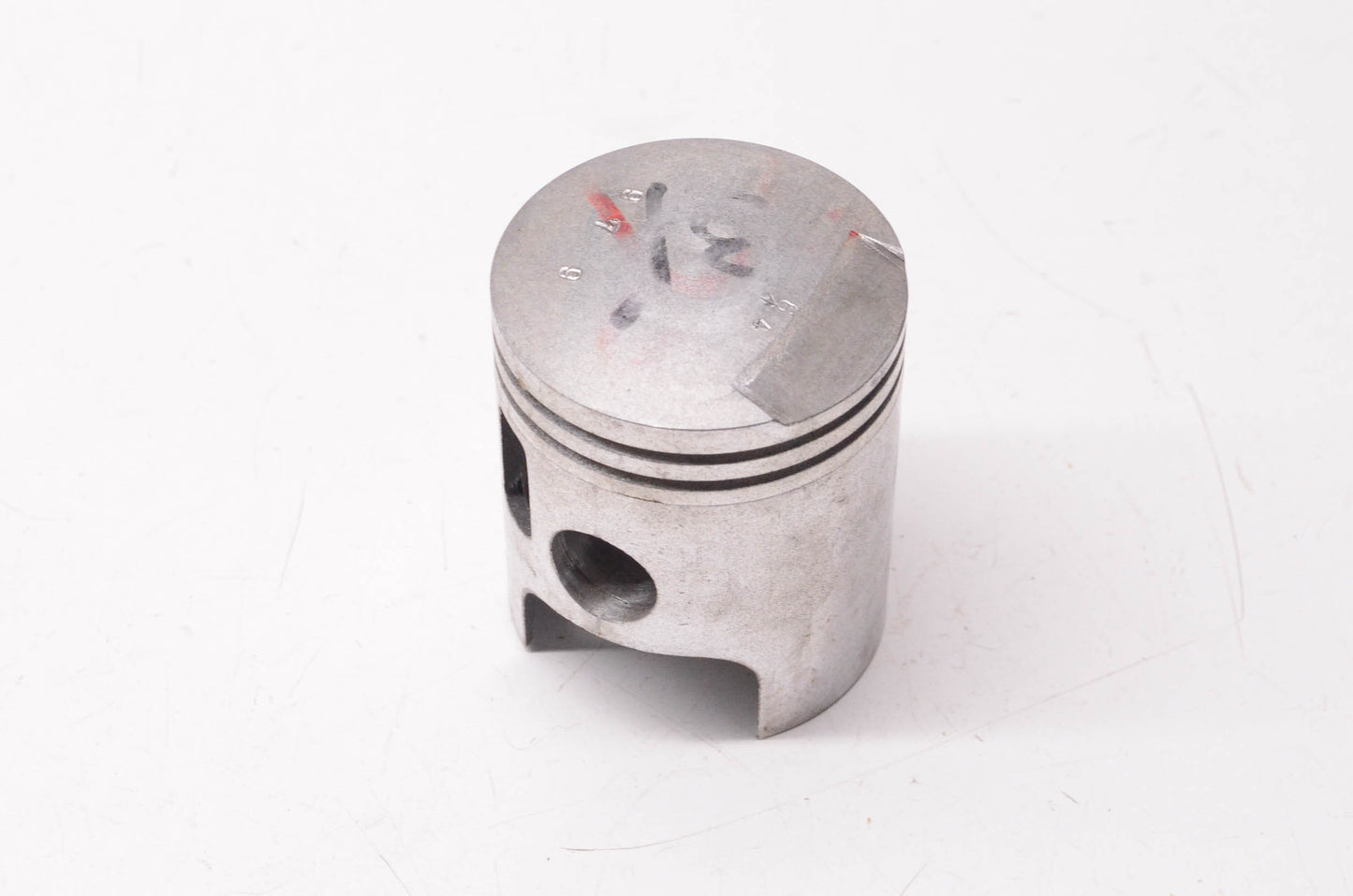 New OEM Yamaha 802-11631-70-00 Piston NOS