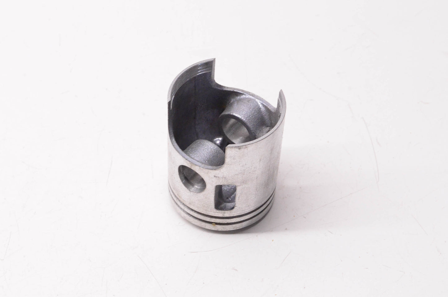New OEM Yamaha 802-11631-70-00 Piston NOS