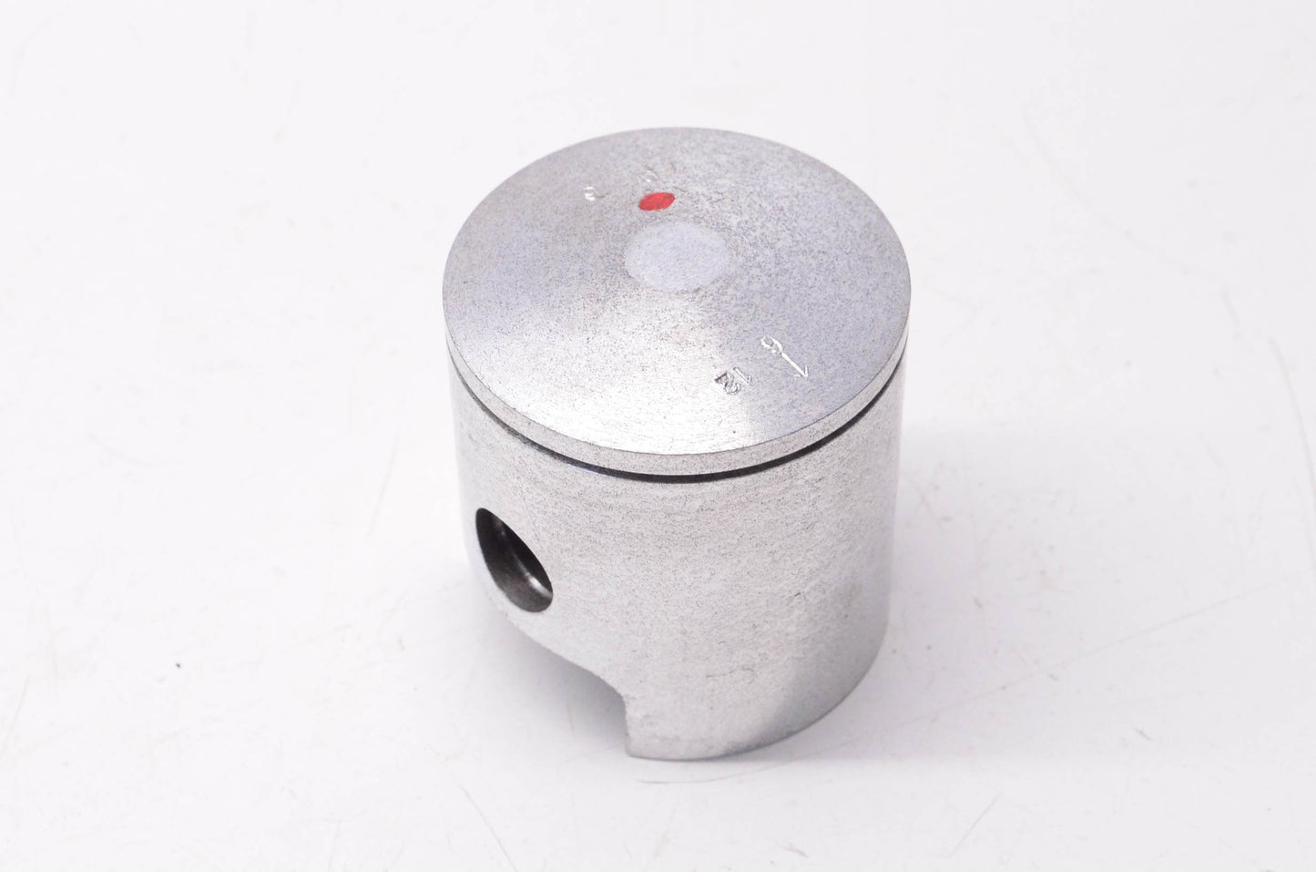 New OEM Yamaha 879-11631-00-96 Piston NOS