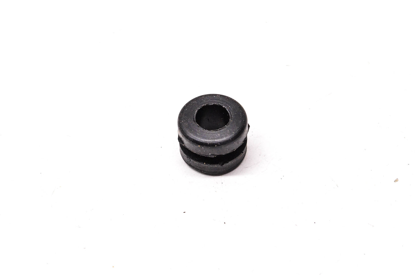 New OEM Yamaha 90480-14023-00 Grommet NOS